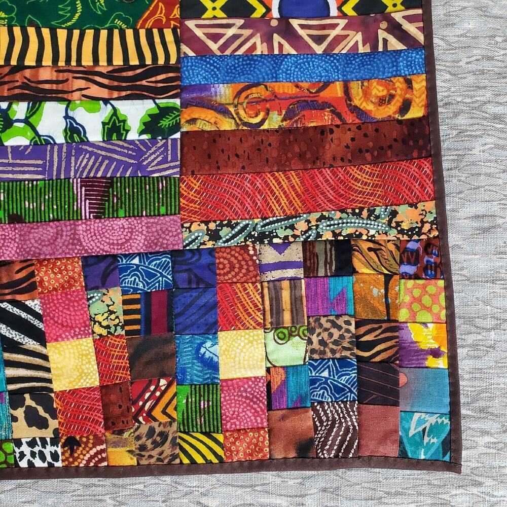 Beautiful 36"x41" Quilted Art Wall Hanging signed by Artist - Roadways of Africa - Picture 3 of 12